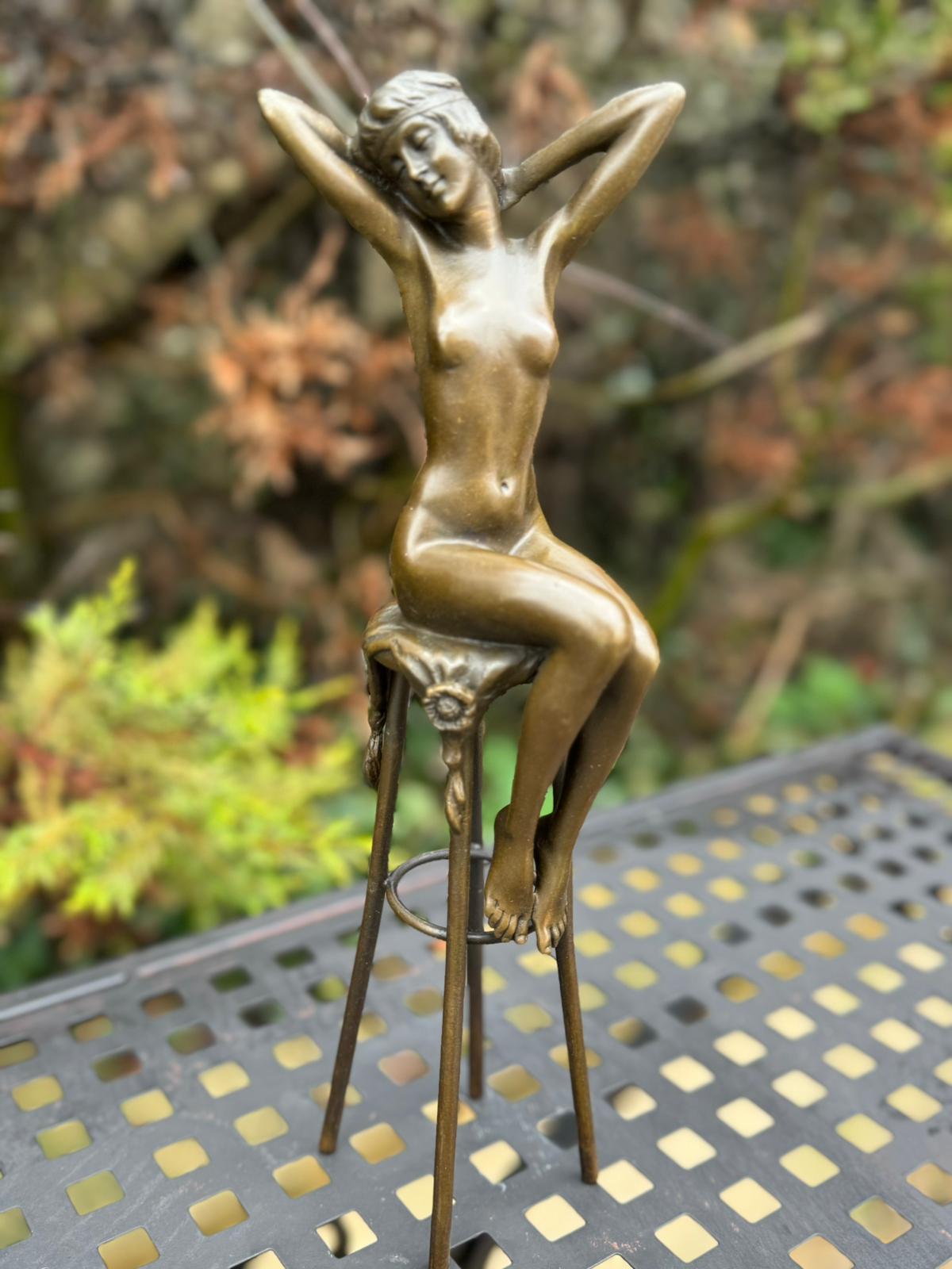 Sculpture Femme Apaisée 30cm Bronze