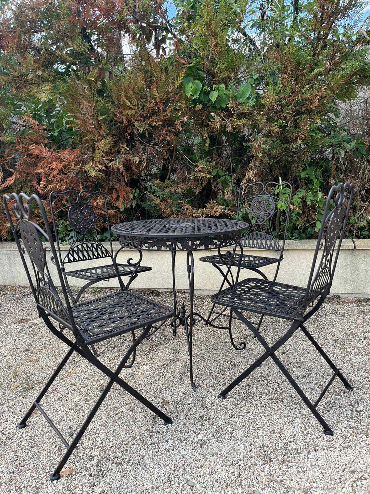 Mobilier en Fer : Salon de Jardin /  1 Table + 4 Chaises Pliables Brun