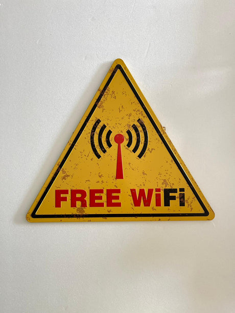 PLAQUE TRIANGLE MÉTAL WIFI 30x35 CM - PLAQUE DECORATIVE (8904706228564)